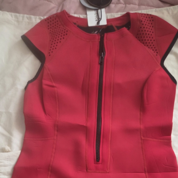 Duskii Red Cap sleeve Zip-Up Bathing Suit - Picture 1 of 8